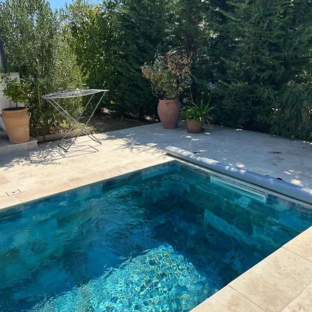 ヴィラ Agreable Avec Piscine Privee Dans
