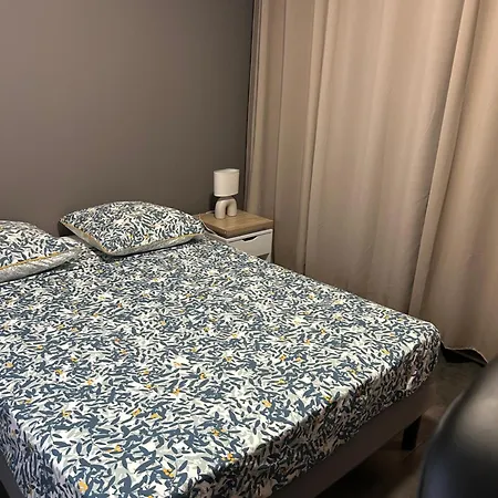 Agreable Avec Piscine Privee Dans Pont-Saint-Esprit